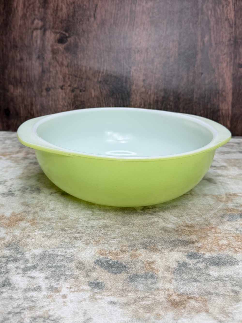 Vintage Pyrex 024 2 Qt Lime Green Round Casserole Bowl Ovenware USA
